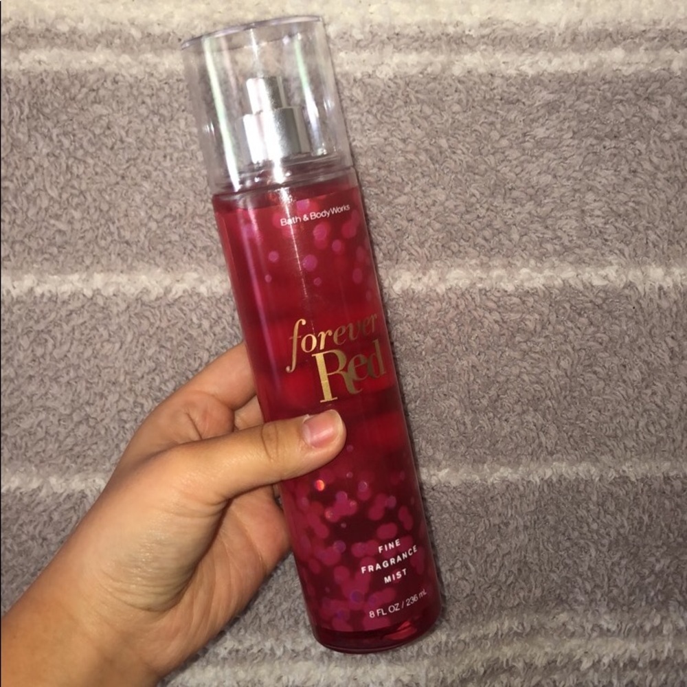 Bath & Body Works- Forever Red